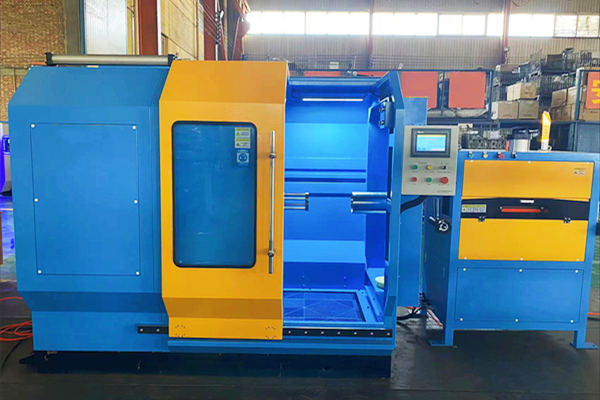 Comflex wrapping and unwrapping machine for rubber hose