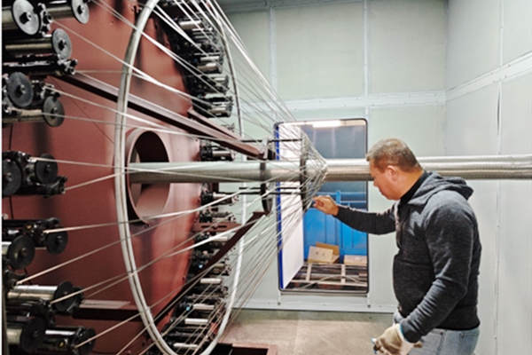 Malaysia Customer wire braiding machine